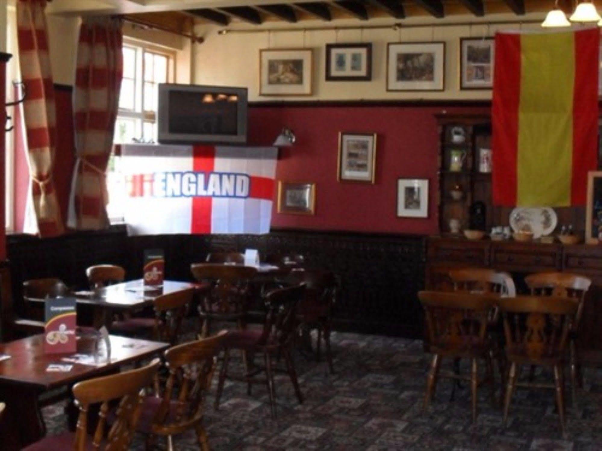 The Compasses 4*