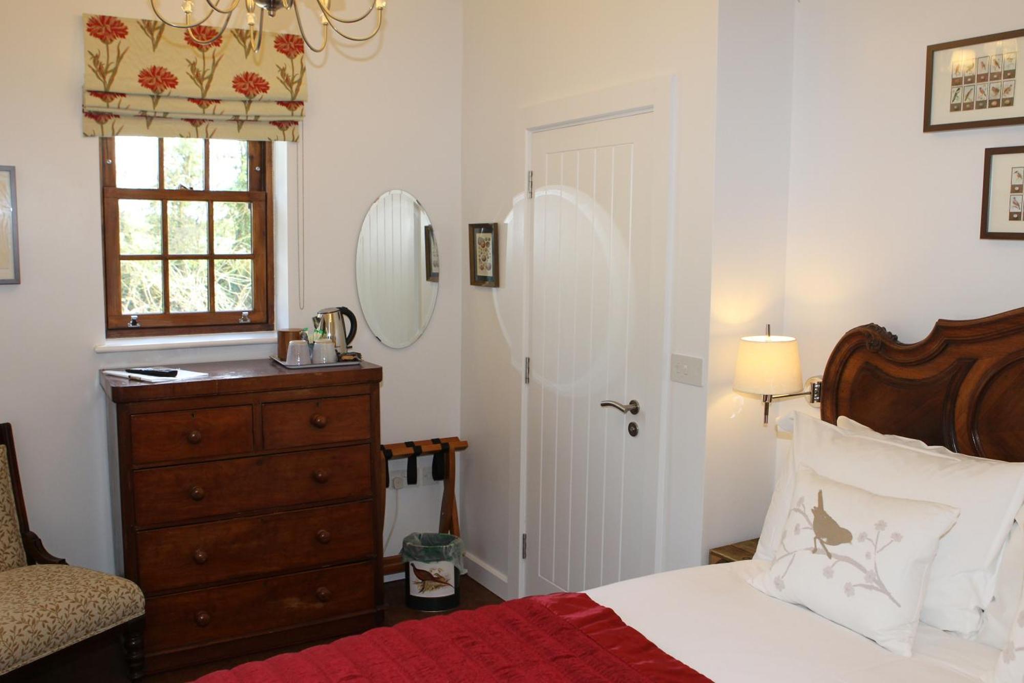 The Compasses 4*